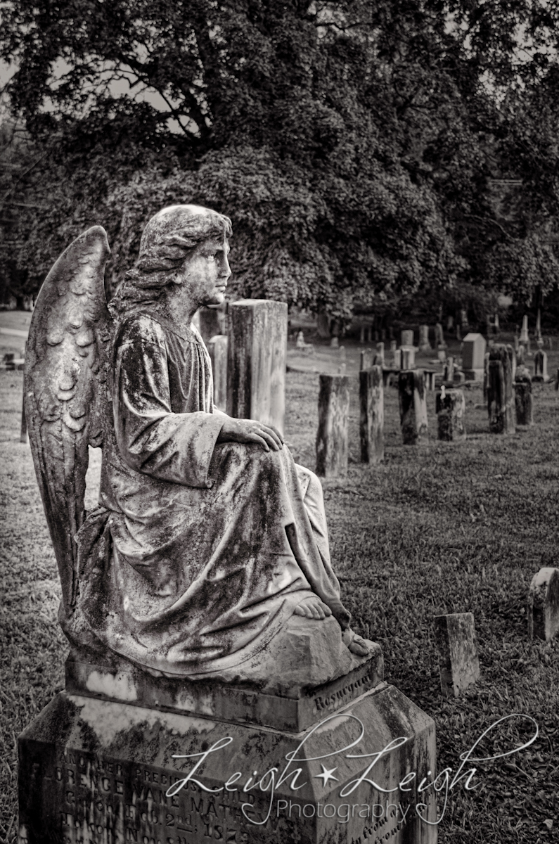 Angel grave marker in Lewisburg