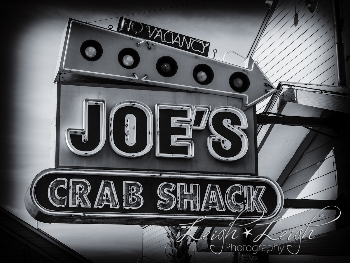 Joe's Crab Shack sign