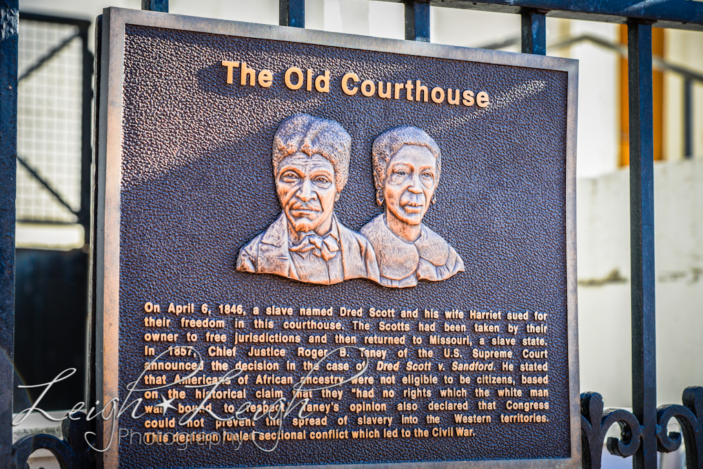 plaque at old courthouse 