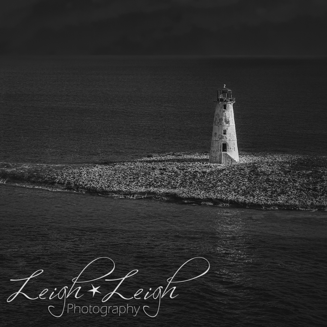 Black and white image of Nassau Harbour Lighthouse